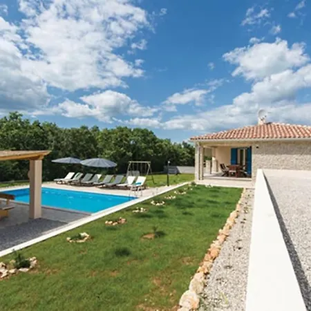 فيلة Triton *